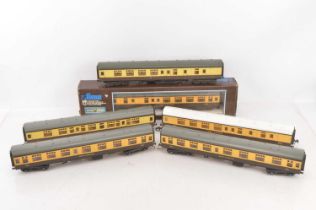 Lima 0 Gauge original and modified GWR chocolate and cream Mainline Coaches (6),