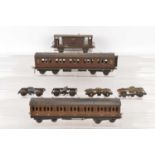 Bassett-Lowke and Leeds 0 Gauge Coaches Wagons and spare bogies (5),