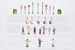 A small selection of garage and street scene items by various makers including Crescent and Hill com