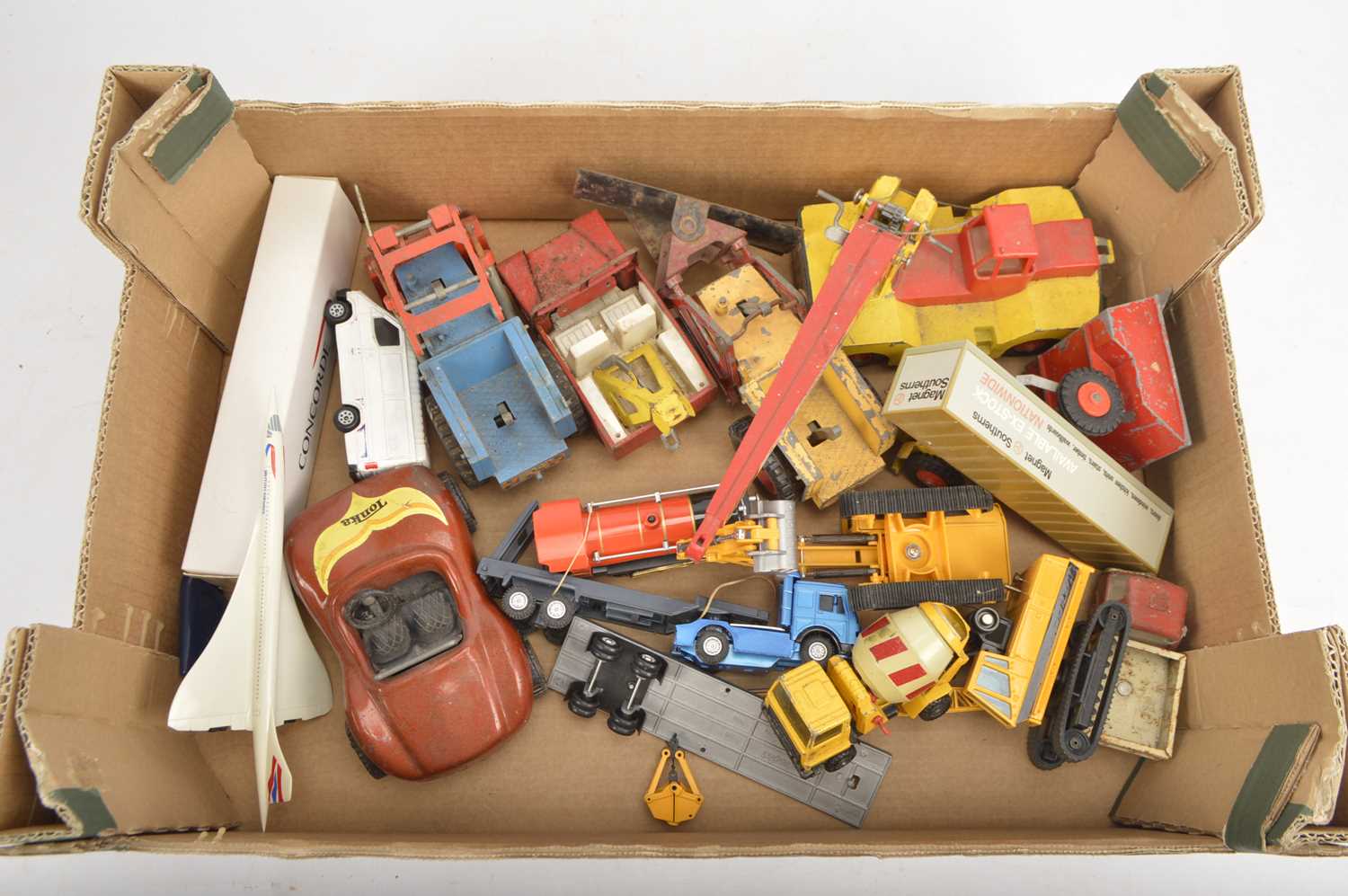 1970s and Later Playworn Diecast and Plastic Vehicles (35+), - Bild 2 aus 2