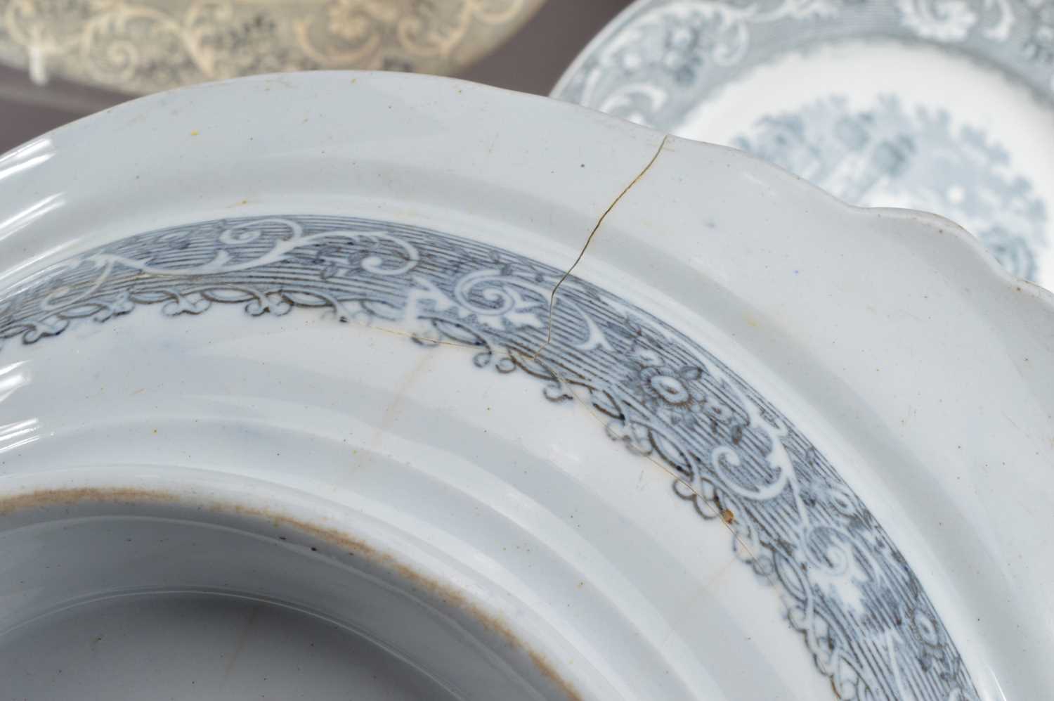 A 19th Century Antique Victorian Staffordshire transfer ware earthenware pottery dinner service in - Image 4 of 6