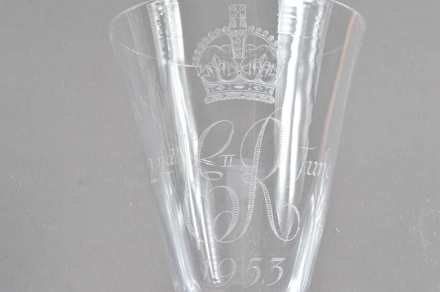 A Whitefriars Elizabeth II 1953 Coronation Commemorative Goblet - Image 3 of 3