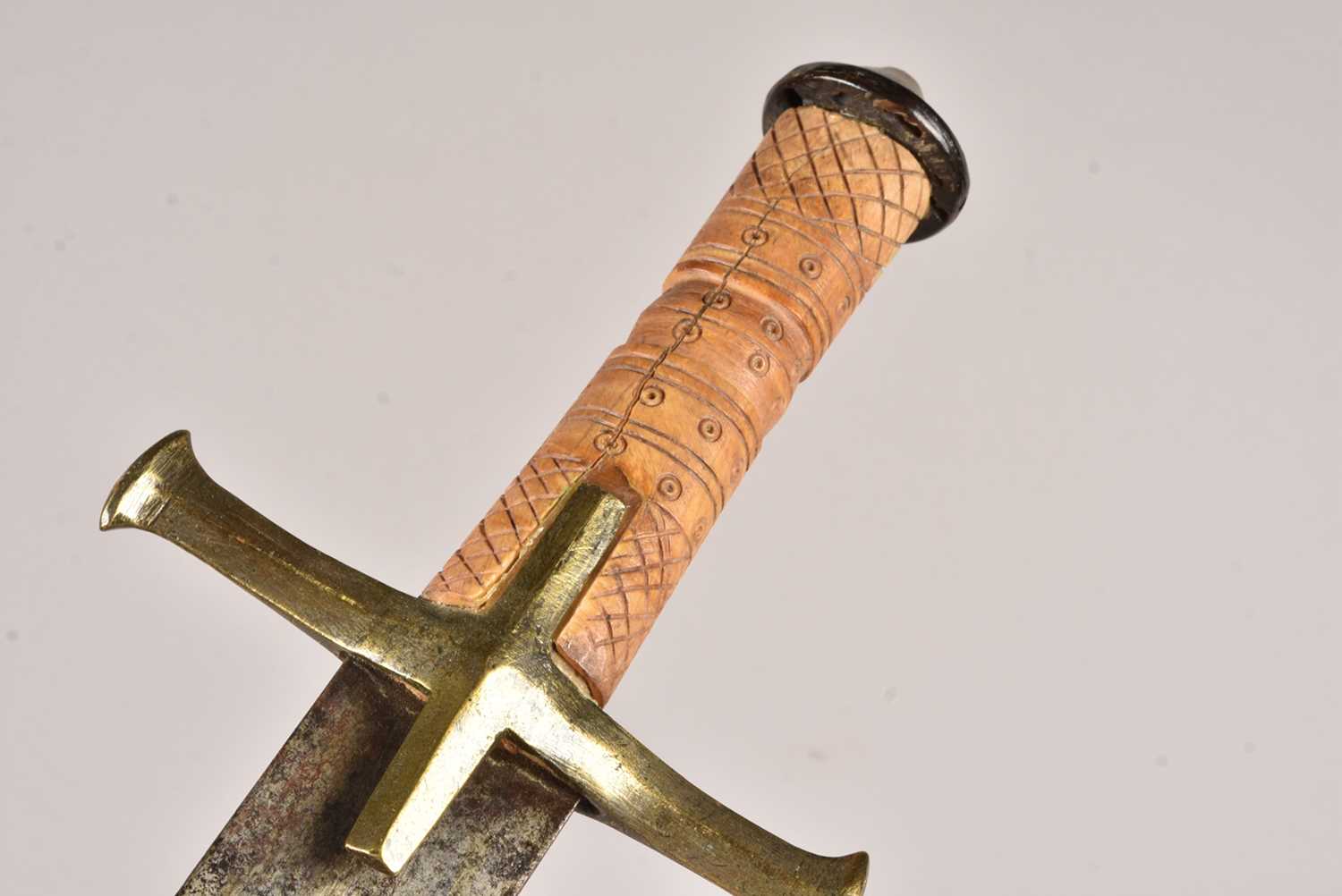 A large wooden handled broad sword, - Image 2 of 8