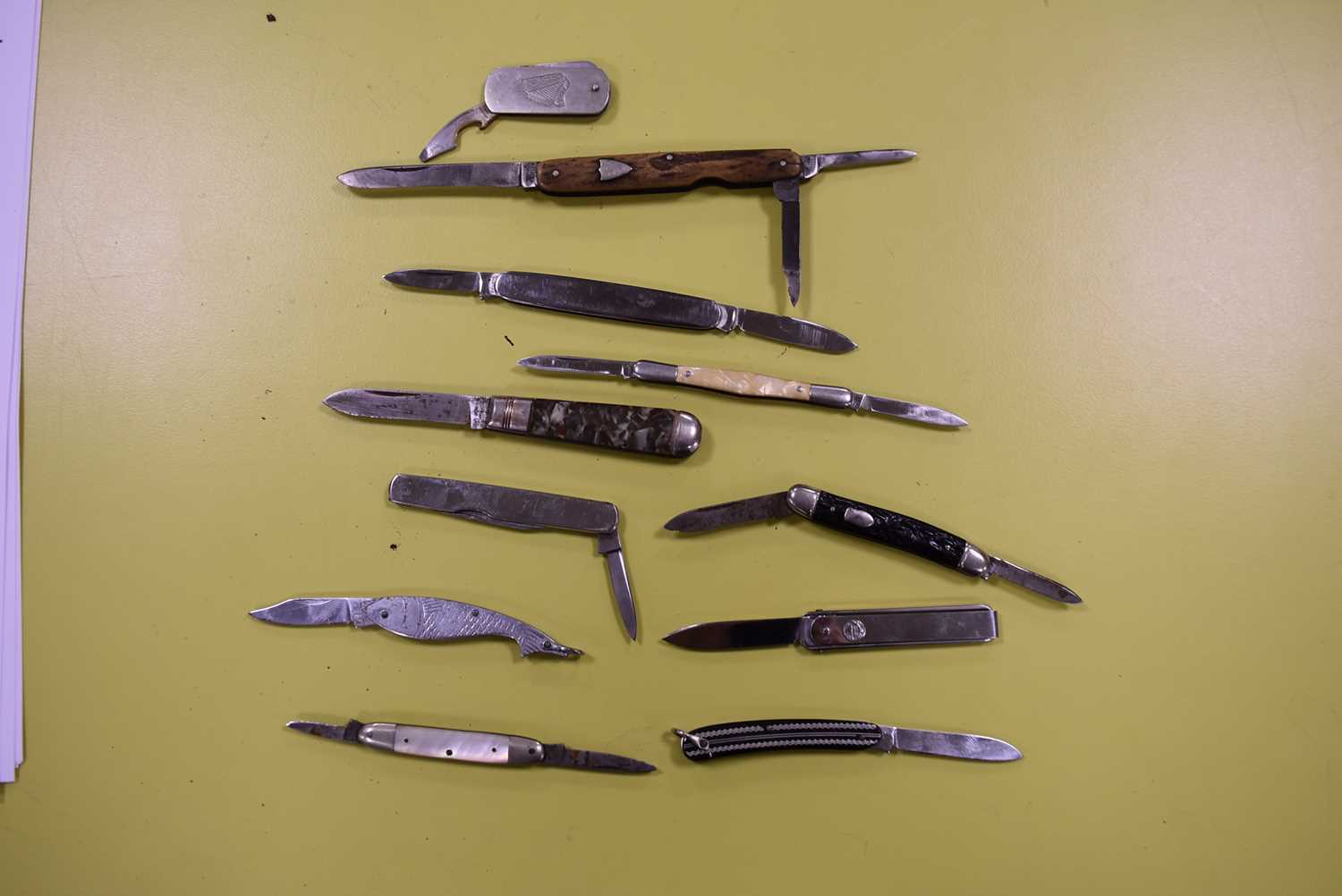 A large collection of penknife and other knives, - Image 8 of 14