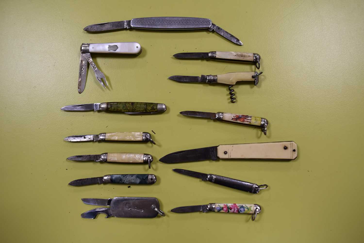 A large collection of penknife and other knives, - Image 7 of 14