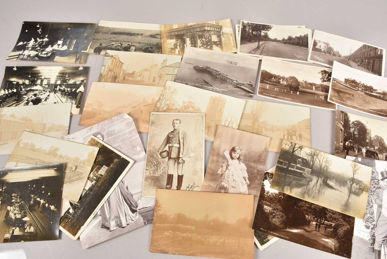 Victorian/Edwardian and Later Postcards Photographs and Cigarette Cards (800+)