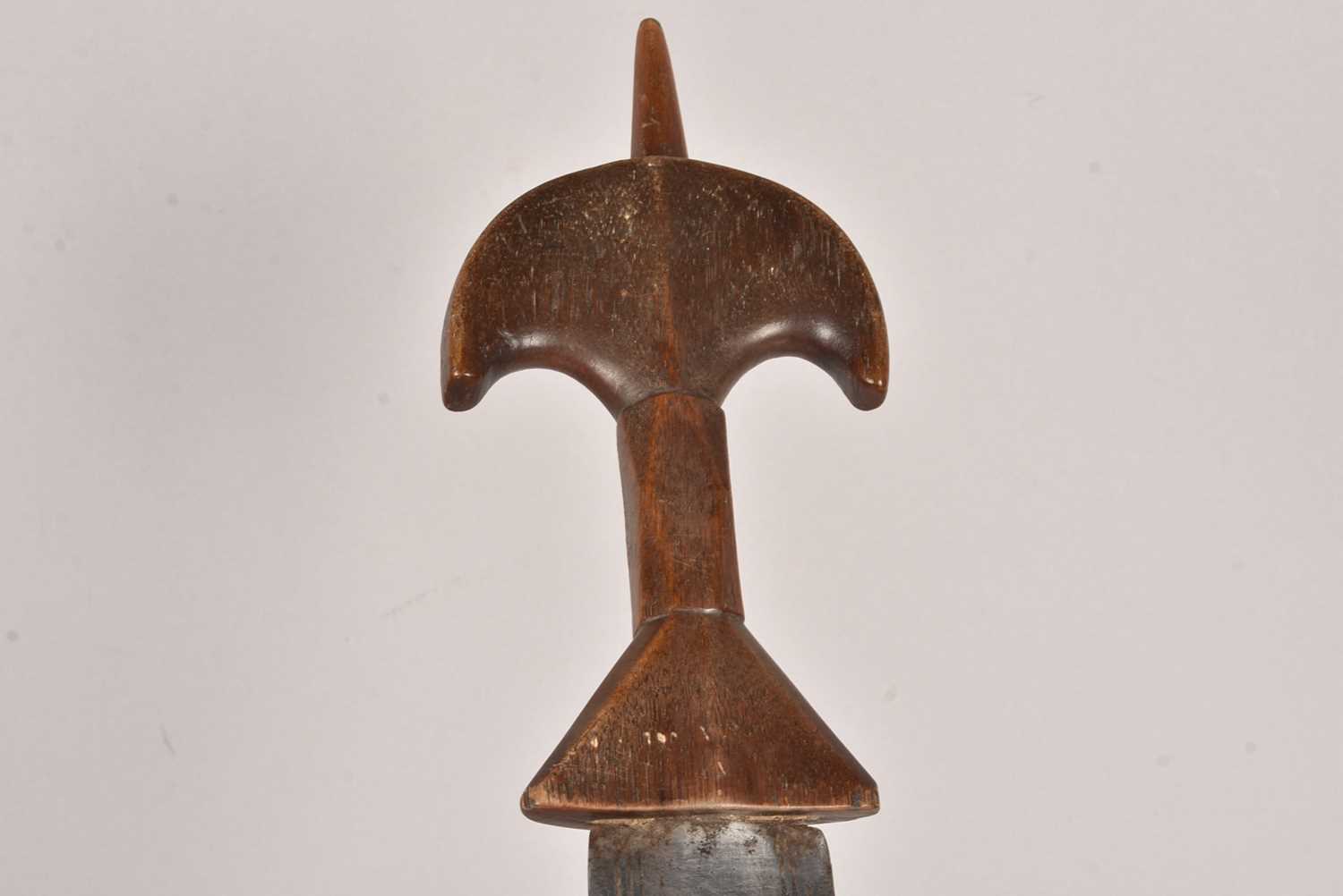 An African short sword, - Image 2 of 20