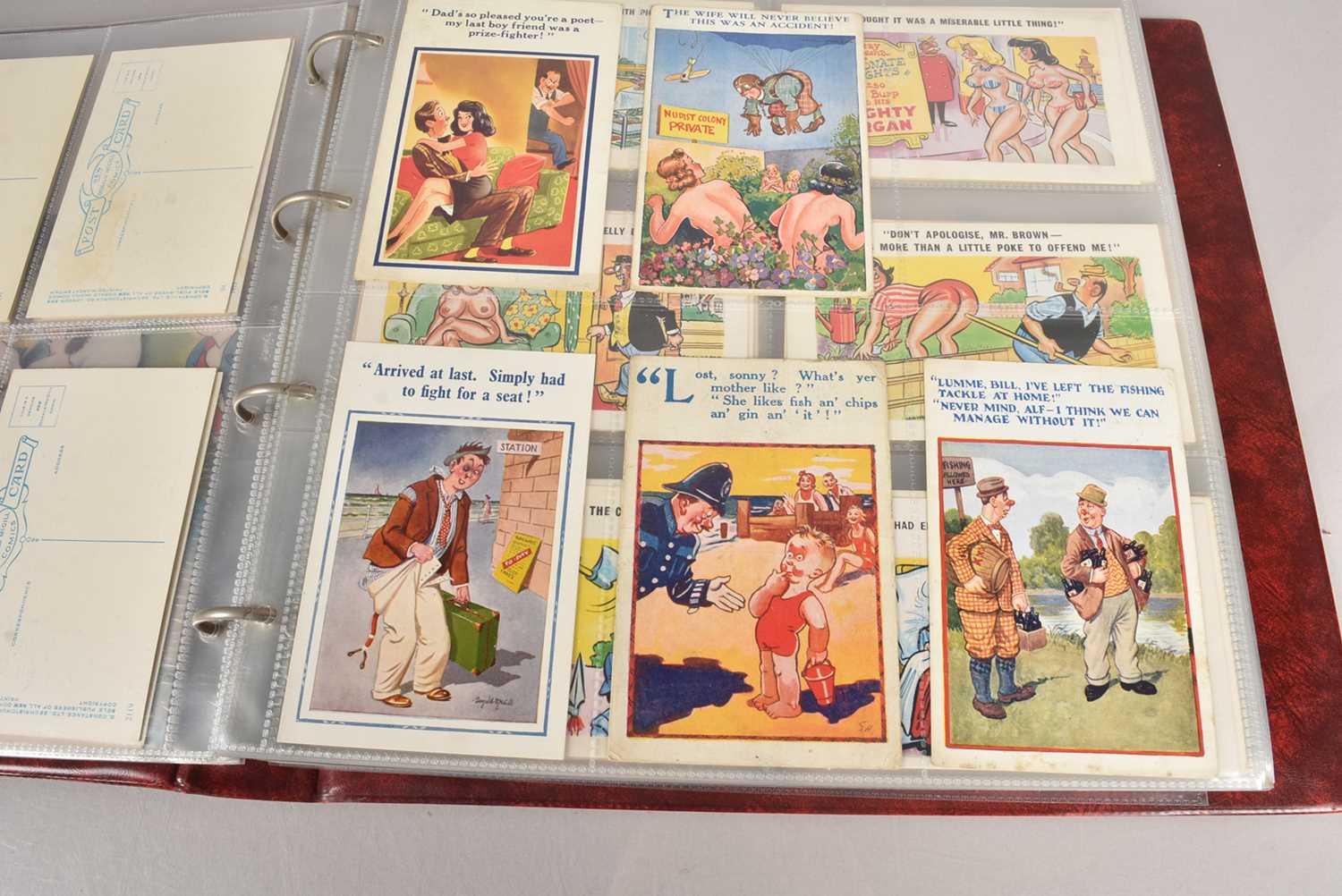 A large Collection of Humorous Seaside Saucy Postcards and Dufex Foil/hologram Post Cards (2000 + in - Image 14 of 32