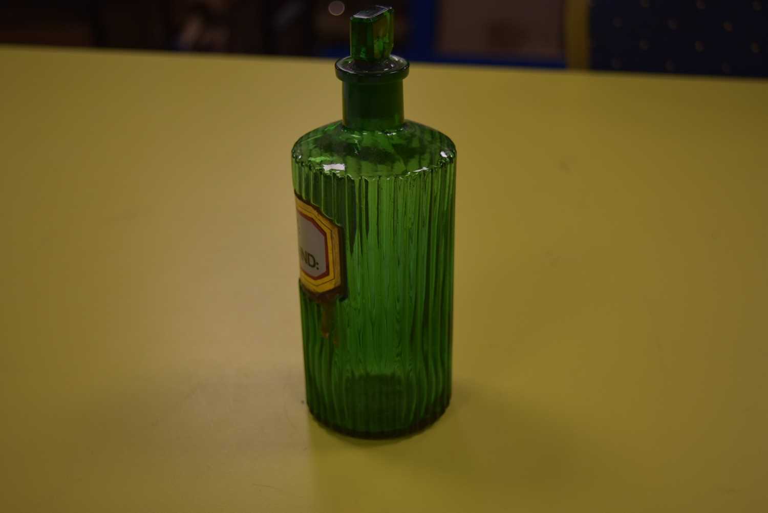 A good collection of Chemist's glass bottles, - Image 5 of 10