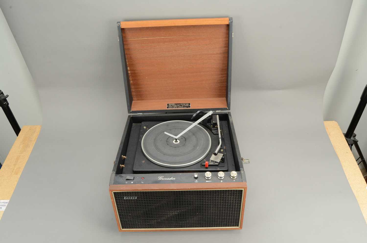 Grenadier Record Player / Amplifier Speaker, - Image 3 of 8