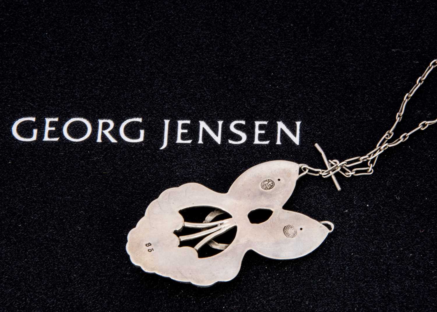 An early 20th century silver Georg Jensen chrysoprase pendant no.65, - Bild 2 aus 2