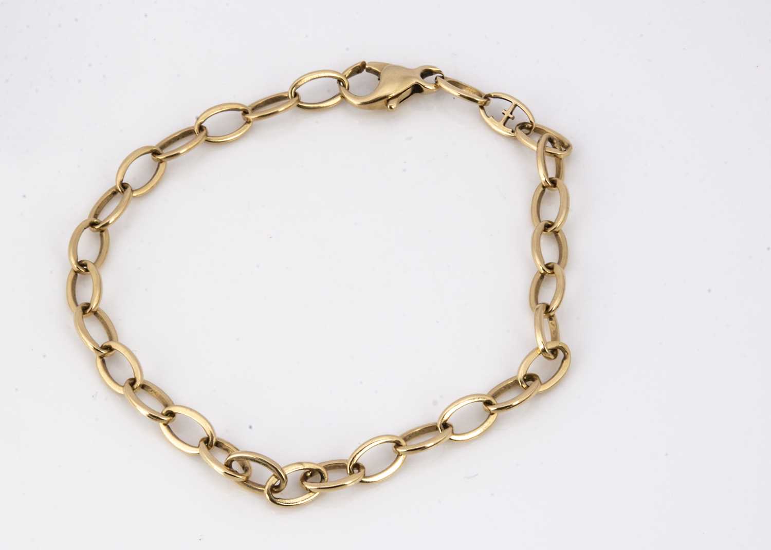 A Theo Fennell 18ct gold oval link bracelet,