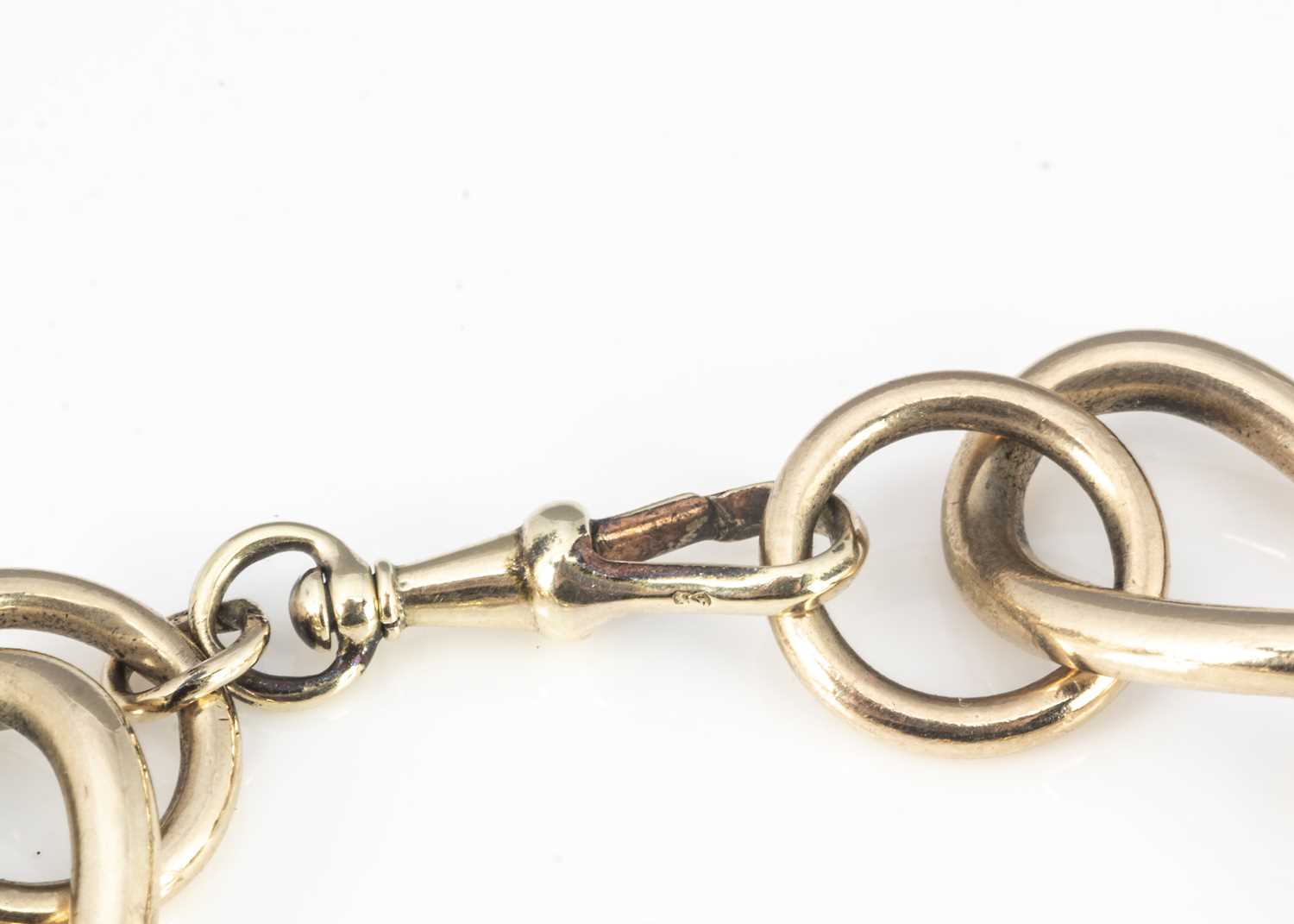 A 9ct gold large oval curb linked chain bracelet, - Bild 3 aus 3