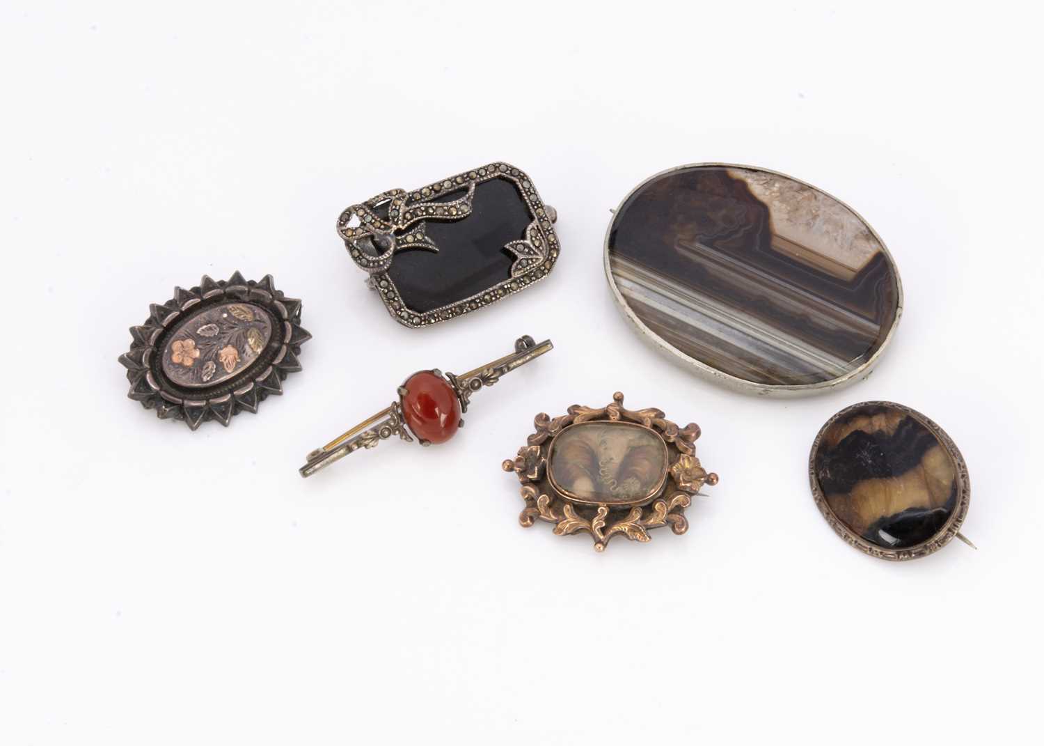 An early 19th century mourning brooch,