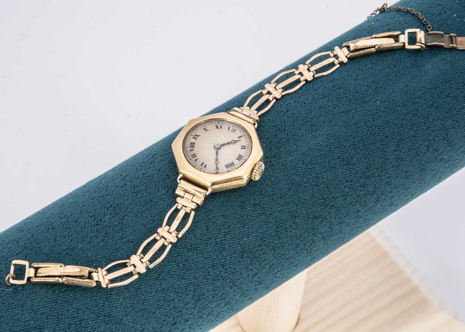 An 18ct gold cased ladies wrist watch,