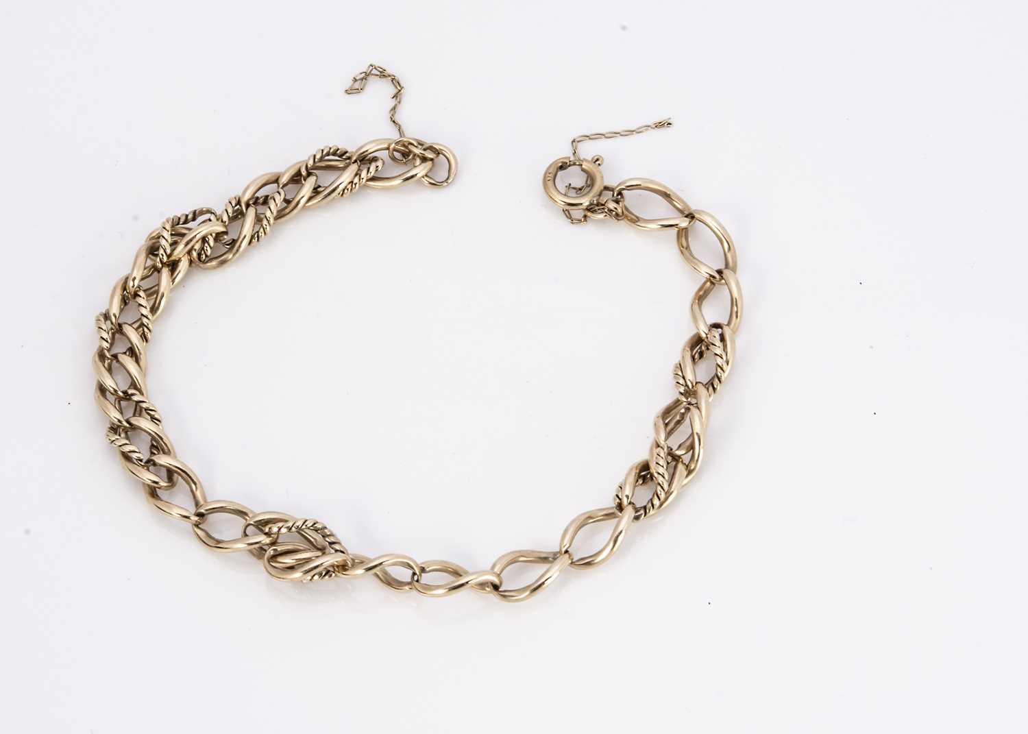 A 9ct gold knotted bracelet,