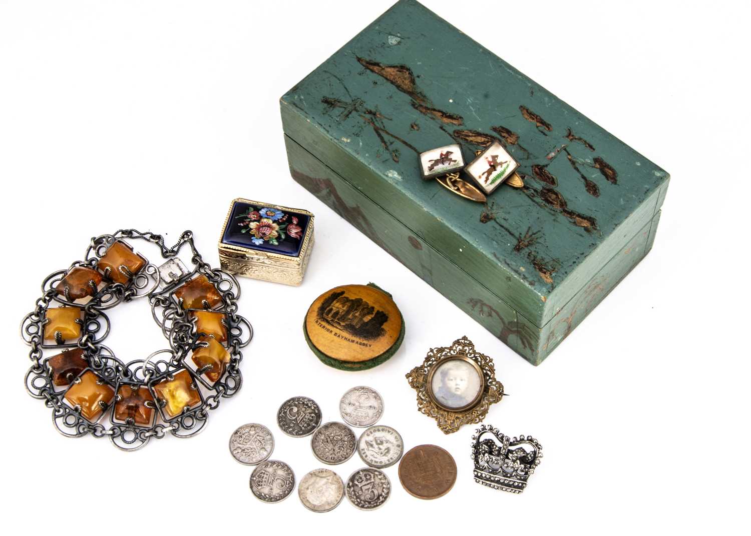 A collection of miscellaneous costume jewels and other collector items,