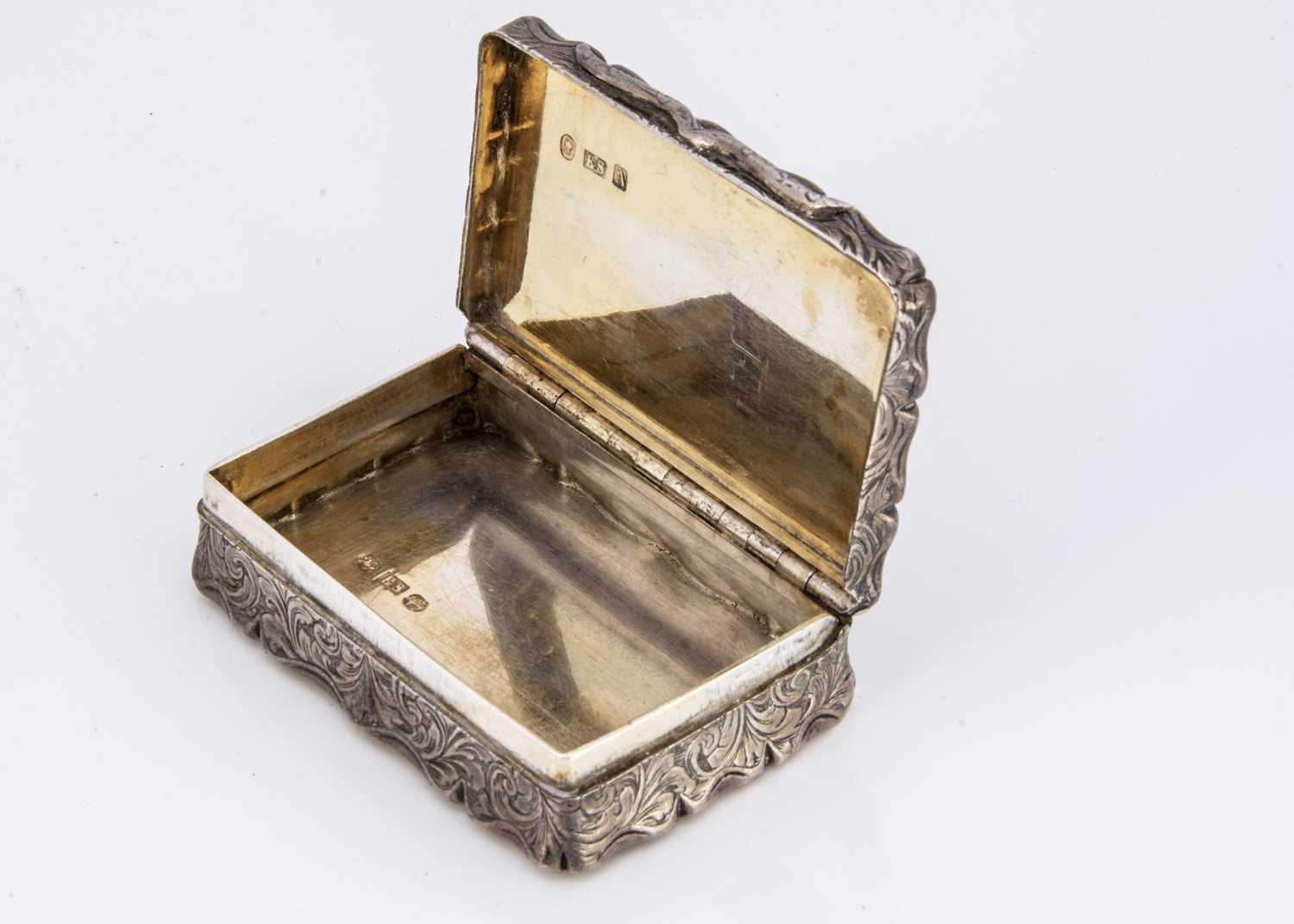 An early Victorian silver snuff box by Edward Smith, - Image 2 of 2