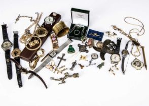 A collection of costume jewels,