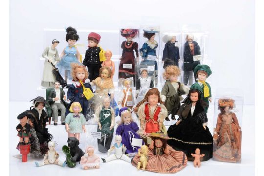 A quantity of recent and vintage dolls' house and small dolls,