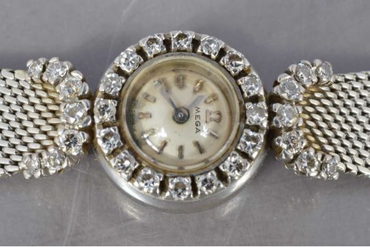 A c1960s Omega lady's 18ct white gold and diamond set cocktail dress wristwatch, - Image 4 of 6