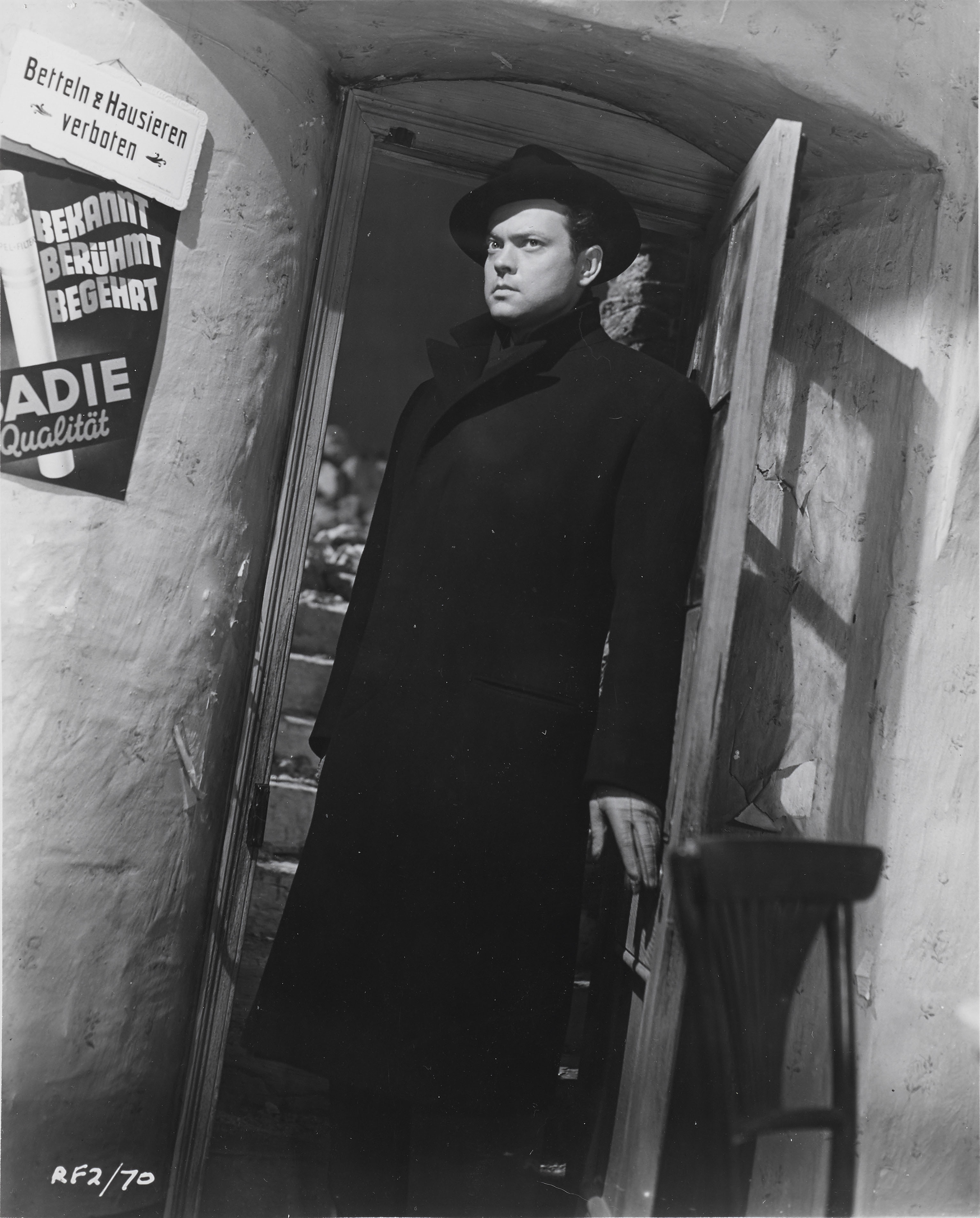 The Third Man (1949) Original US photographic production still Unframed: 10 x 8 in. (25 x 20 cm)Fram - Image 2 of 3