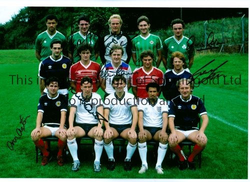 MANCHESTER UNITED AUTOGRAPHS 1985 Signed 12 x 8 photo of players posing in their International