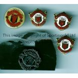 MANCHESTER UNITED Five badges, two with the club crest from 1990's and three supporters club