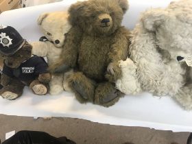 A Collection of Vintage Teddy Bears. No Reserve.