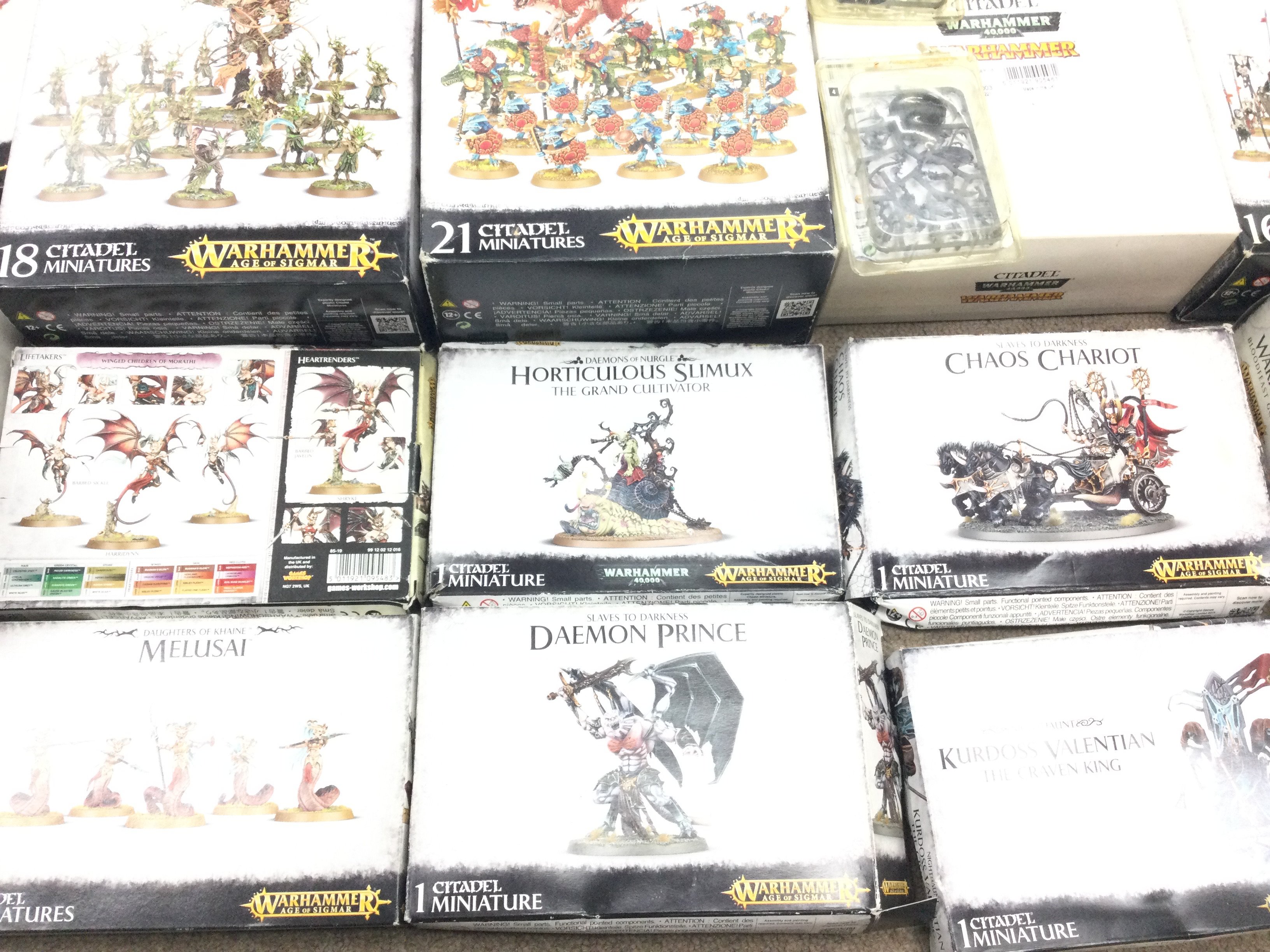 A Box Containing Warhammer Age Of Sigmar and Warha - Image 4 of 4