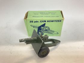 A Boxed Britains 25 Pdr. Gun Howitzer #2026.