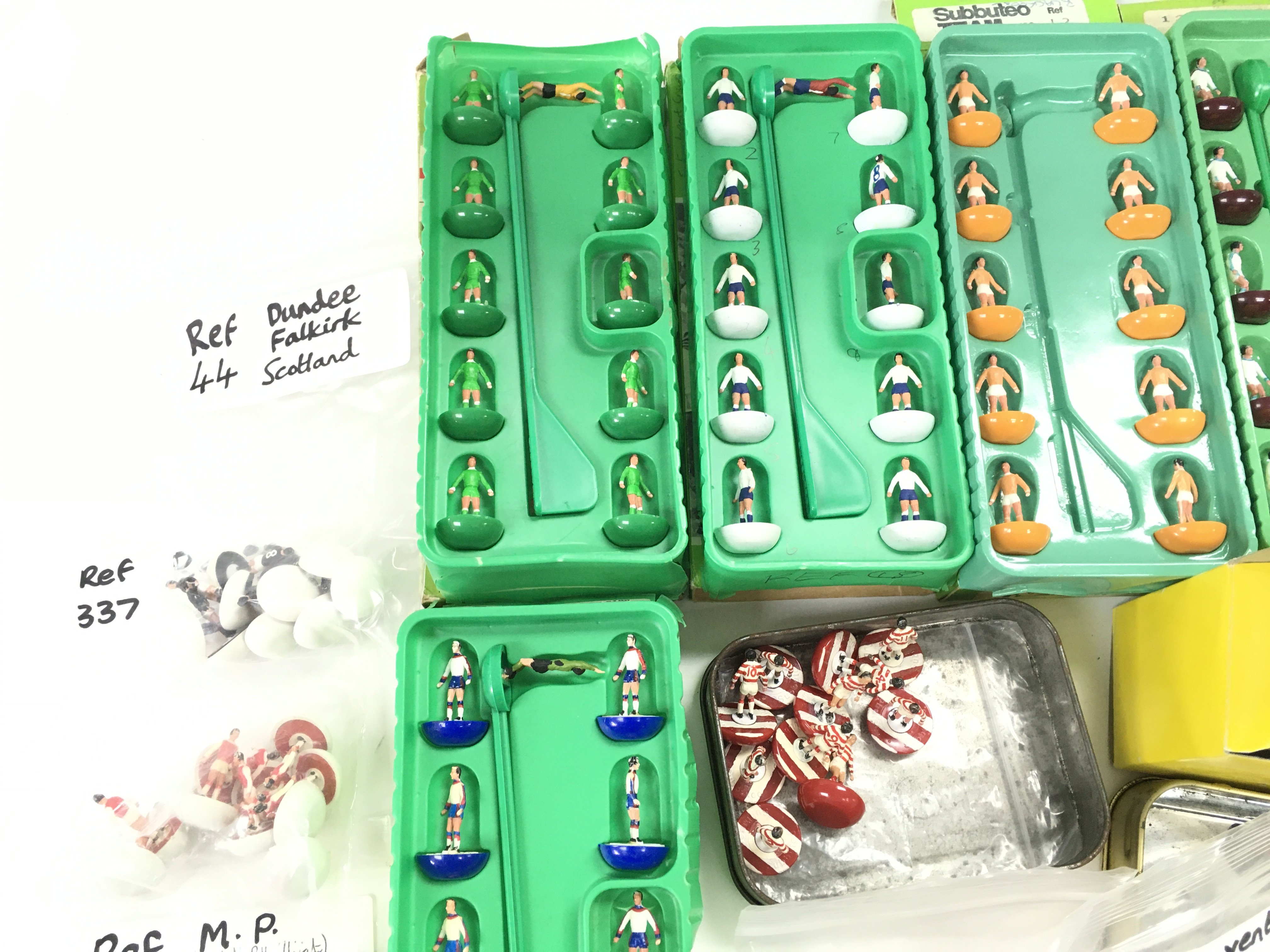 A Collection of Loose and Boxed Subbuteo Teams. - Image 2 of 5