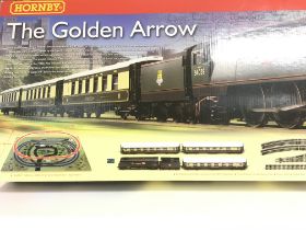 A Boxed Hornby 00 Gauge The Green Arrow Train Set