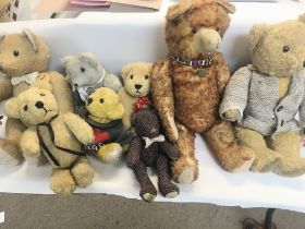 A Collection of 8 Vintage Teddy Bears No Reserve.
