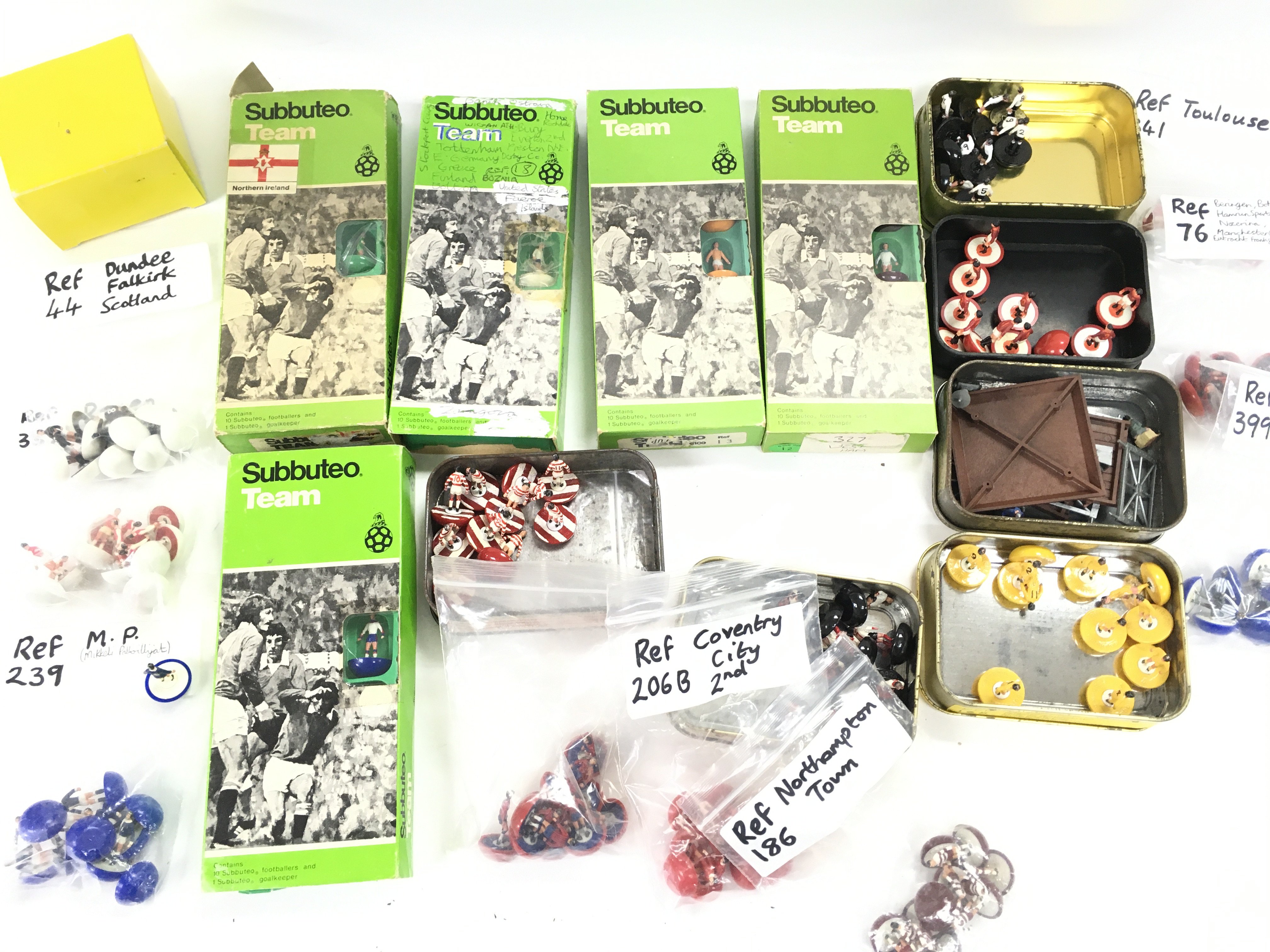 A Collection of Loose and Boxed Subbuteo Teams. - Image 5 of 5
