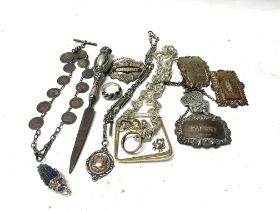 A mixed lot of silver jewellery and odds.