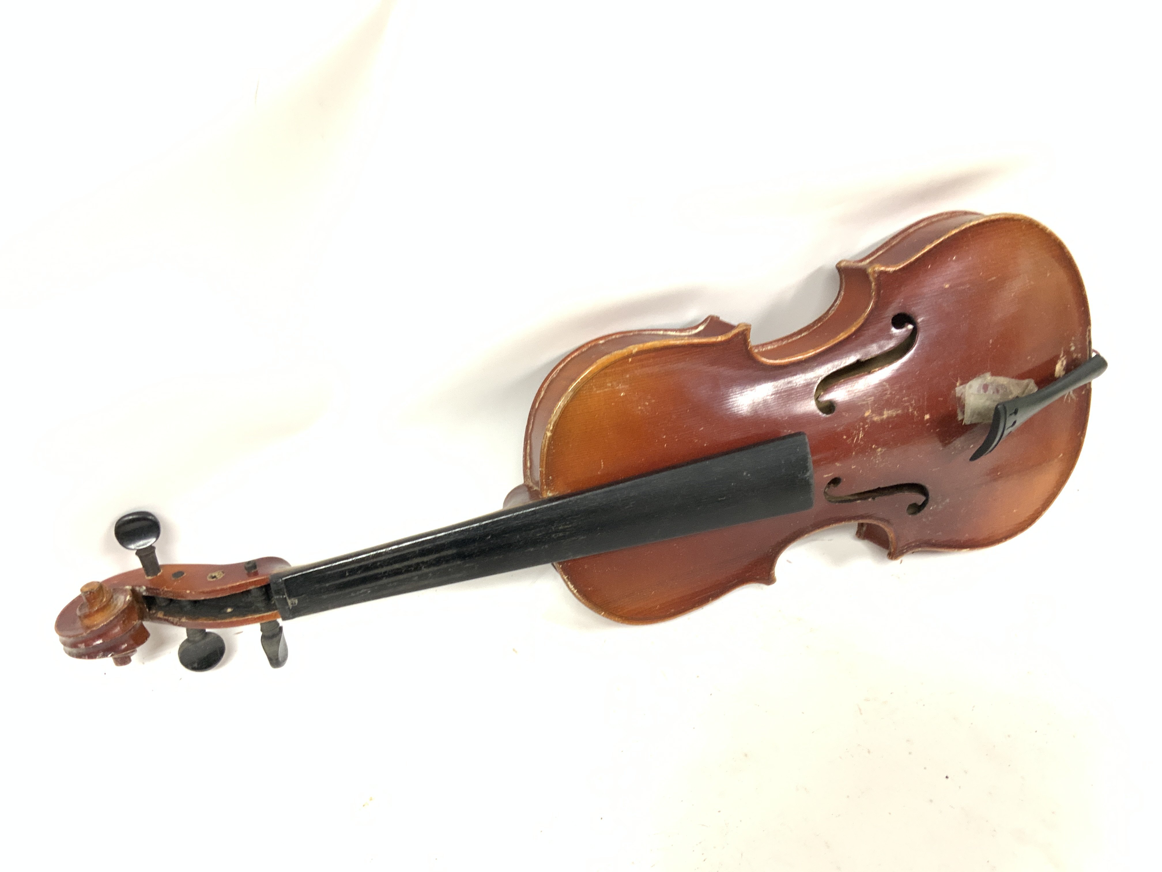 A cased Czechoslovakian replica of a Antonia Strad - Image 2 of 4