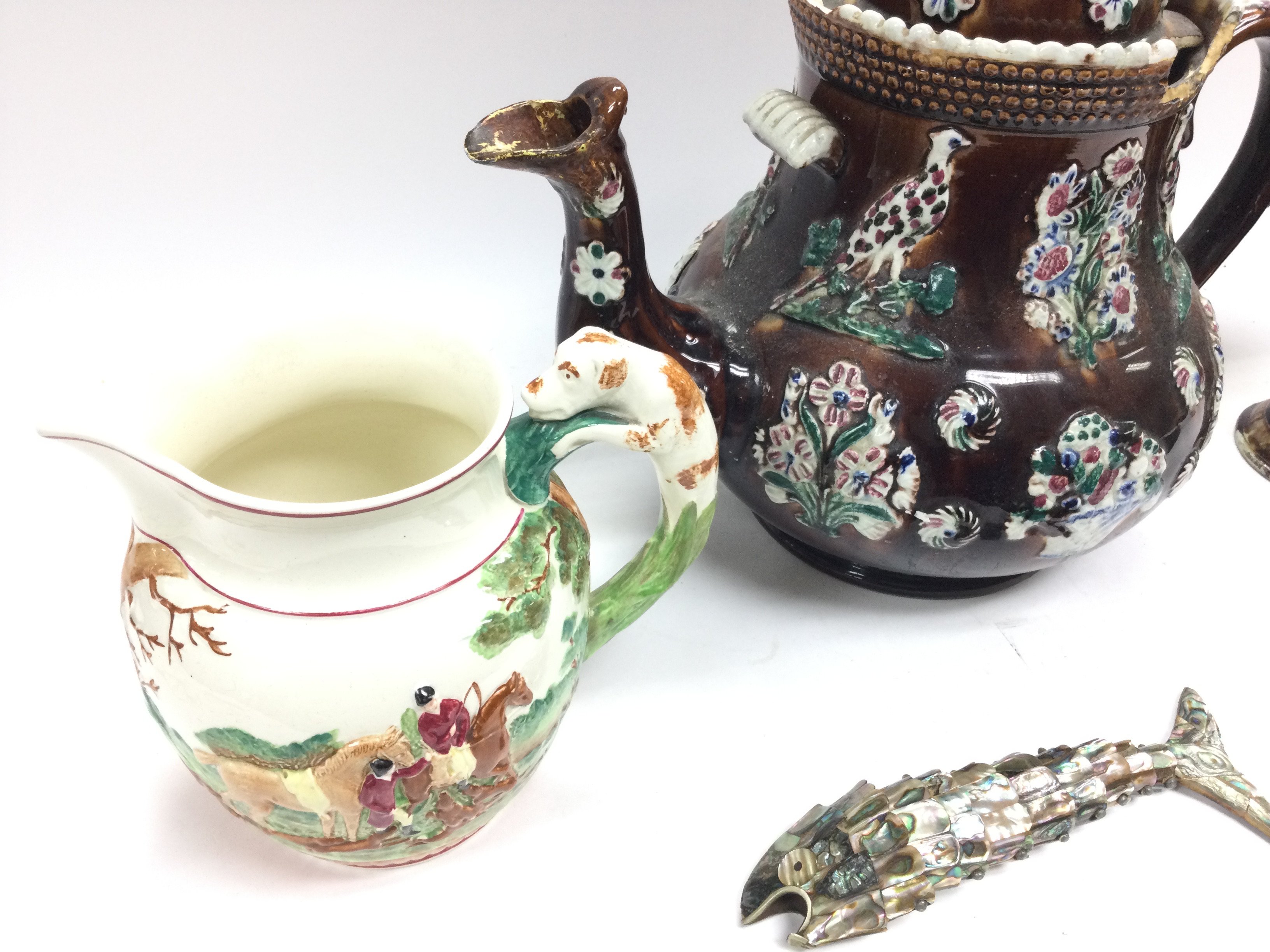 Bargeware teapot with needs of restoration + Wedgewood vase With an abalone fish - Image 3 of 3