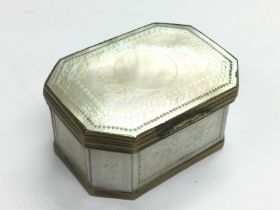 A small mother of pearl trinket box, approx width