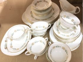 A Coalport Sonnet dinner set, postage category D