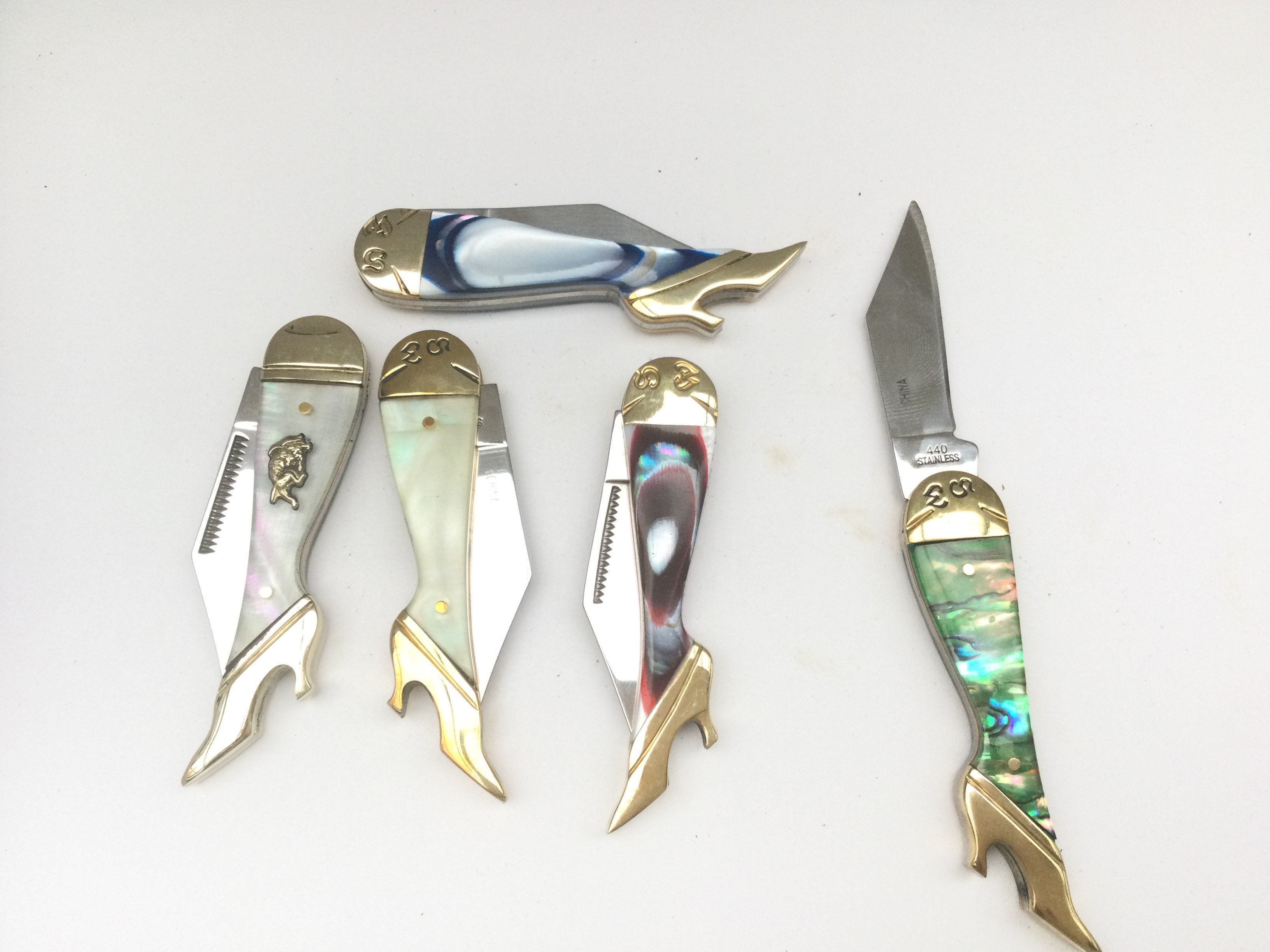 A Collection of 5 Rough Rider Ladies Leg Knives. - Image 2 of 2