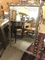 A large gilt wall mirror, dimensions 80x120cm