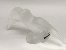 A Lalique glass swallow 8 cm .