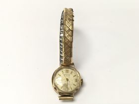 9ct ladies watch. Postage Category A. NO RESERVE