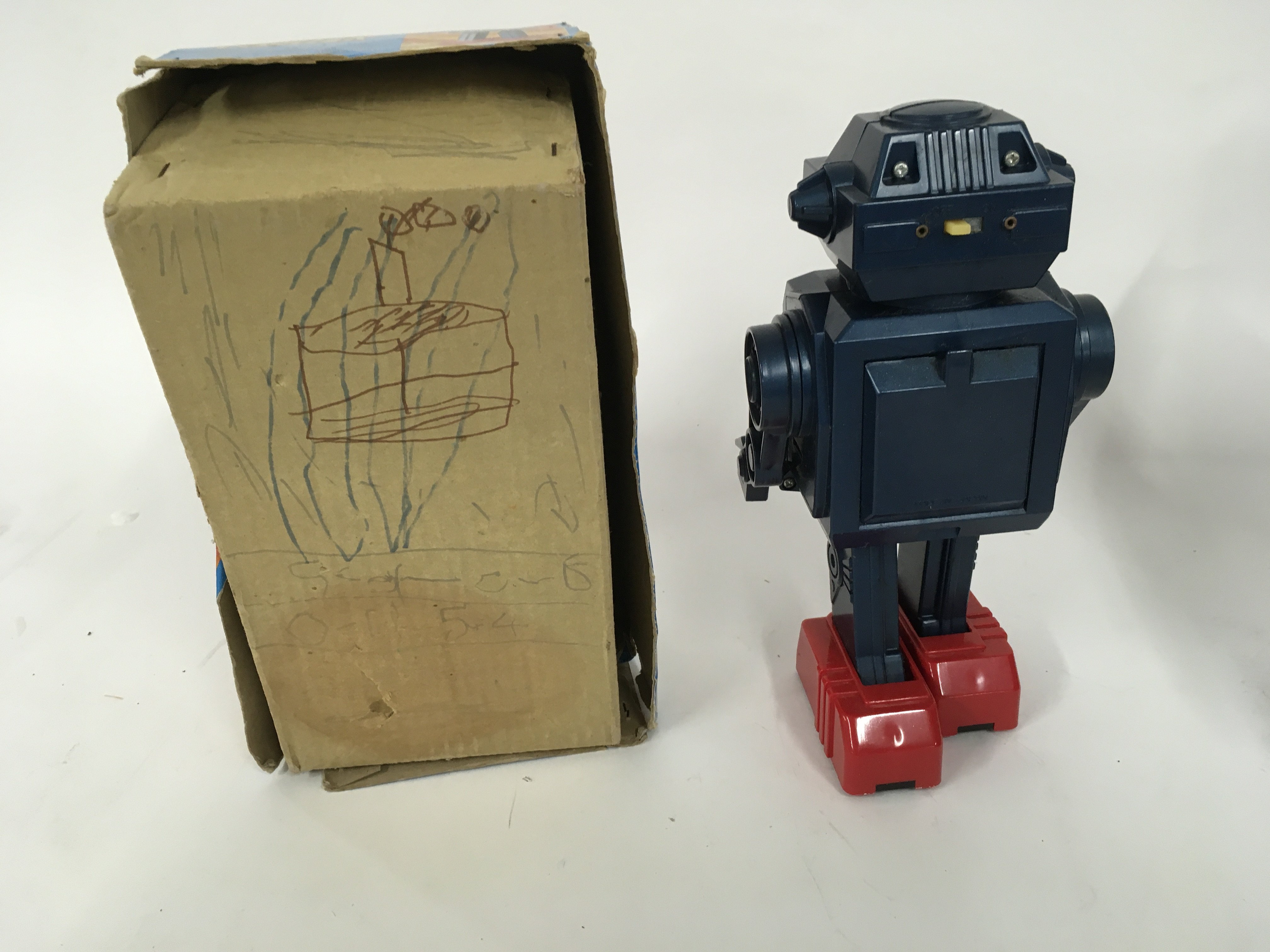 A boxed battery operated robot made in Japan by JU - Image 3 of 7