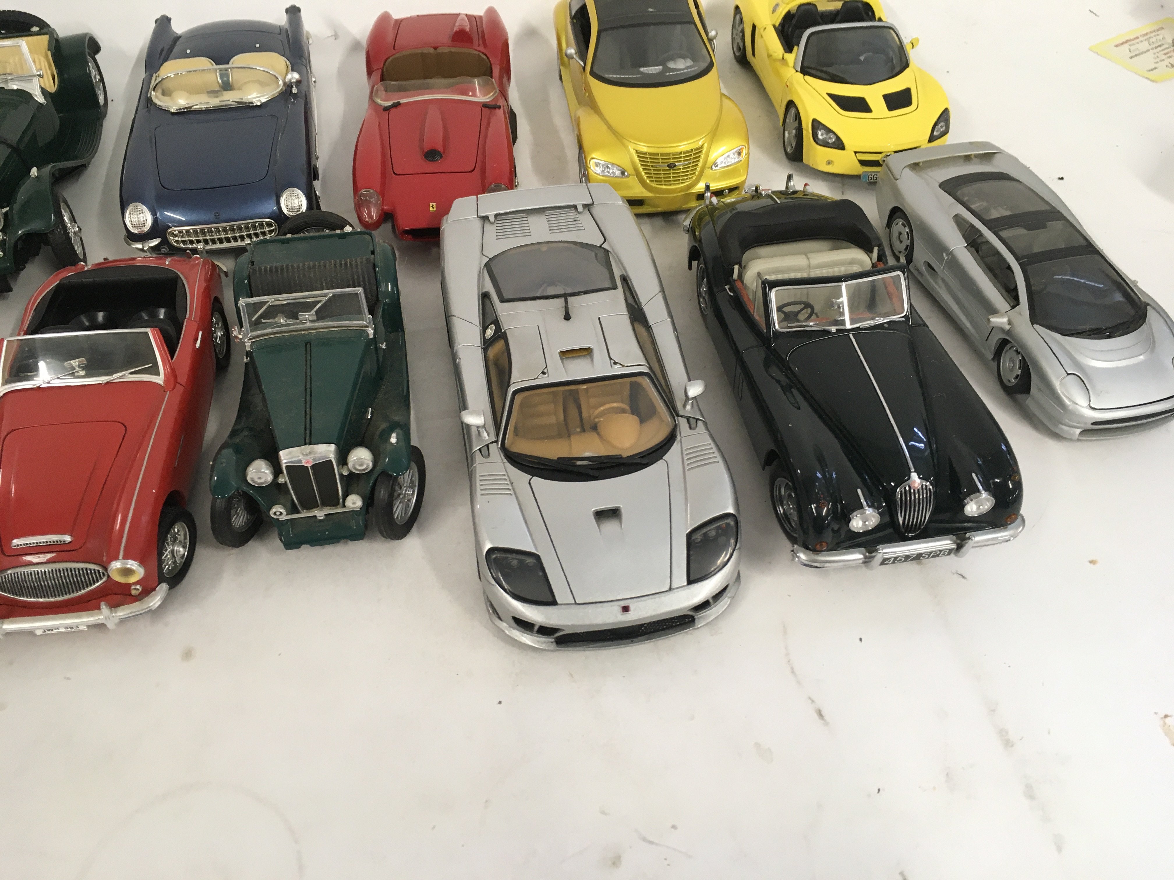 A collection of 15 model cars 1 in 18 scale. - Image 5 of 5