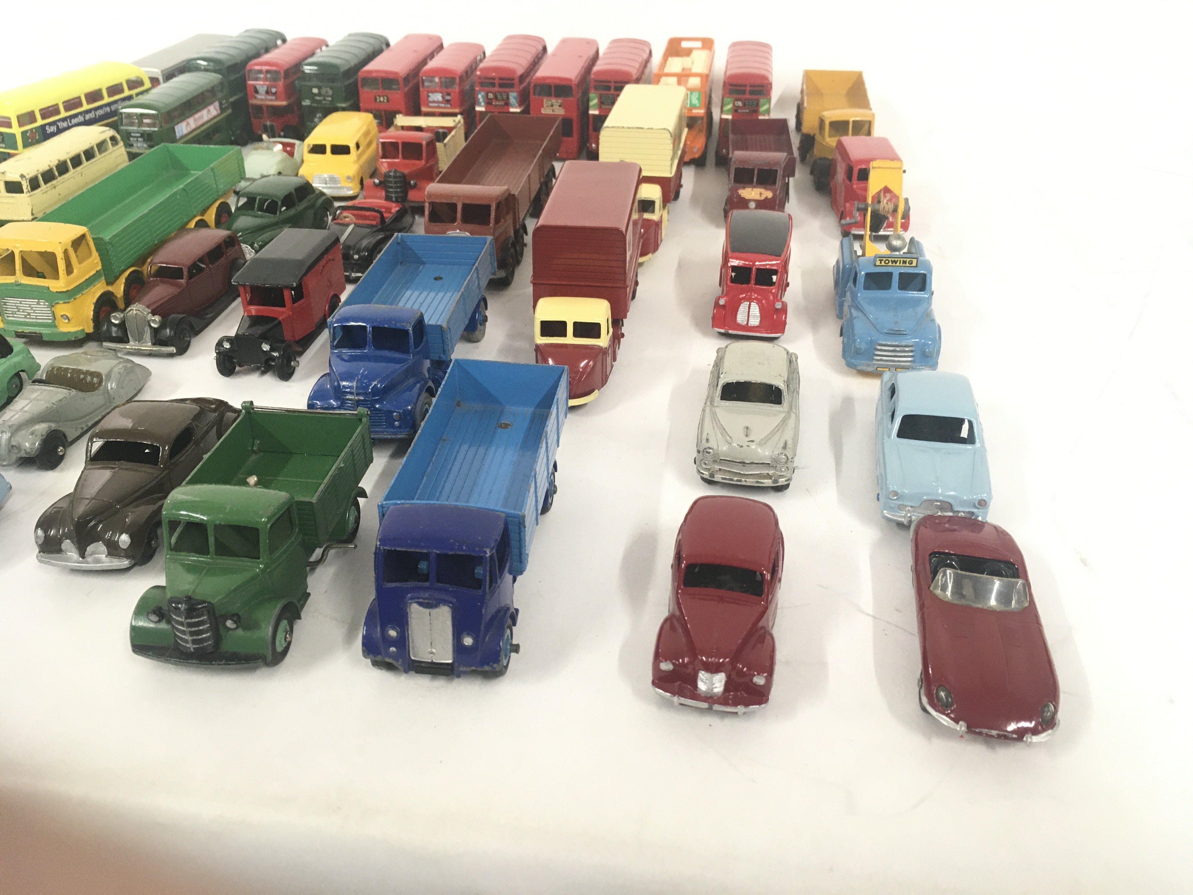 A collection in excess of 50 unboxed diecast model - Image 4 of 6