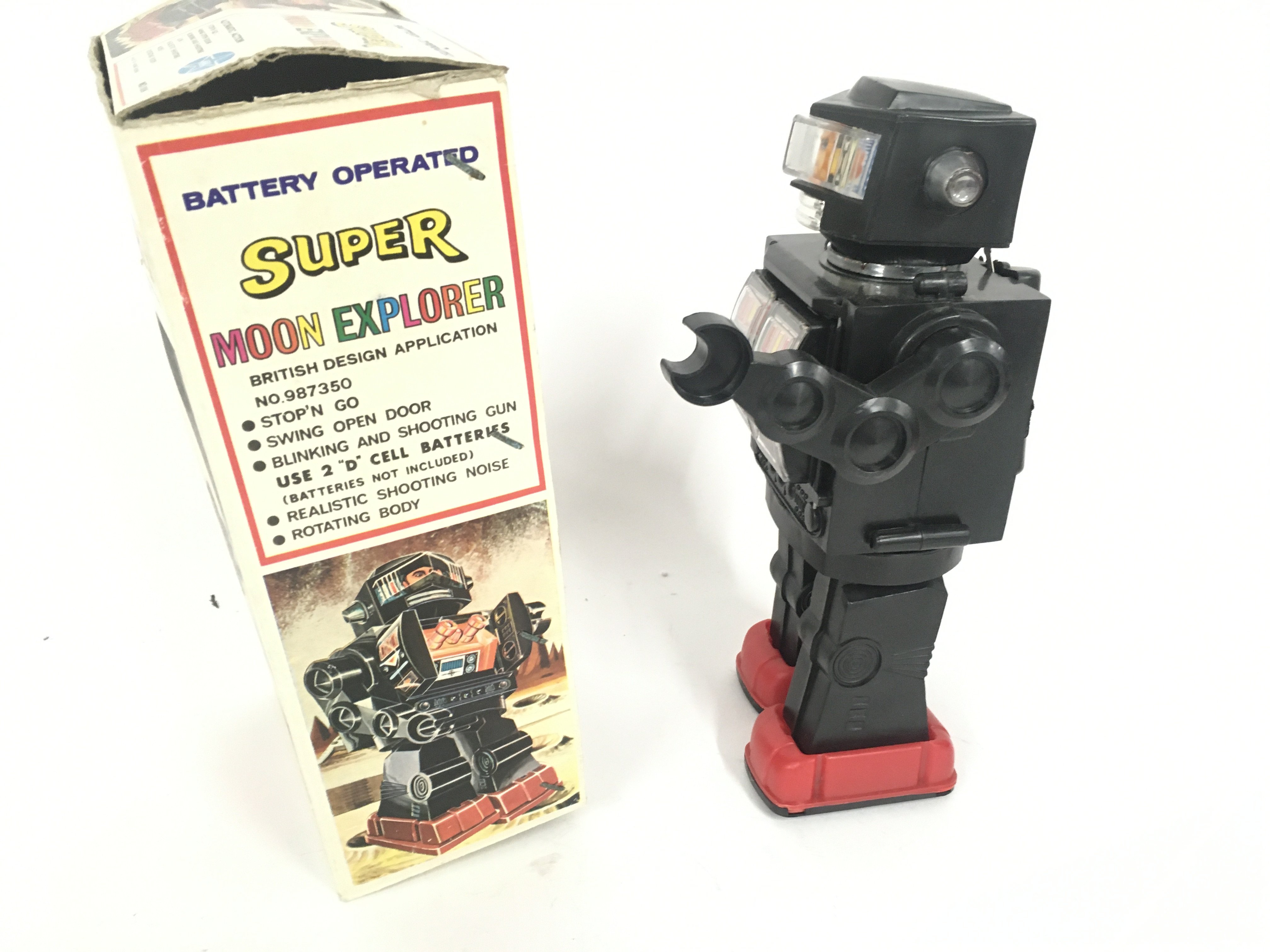 A boxed battery operated robot with several featur - Image 2 of 5