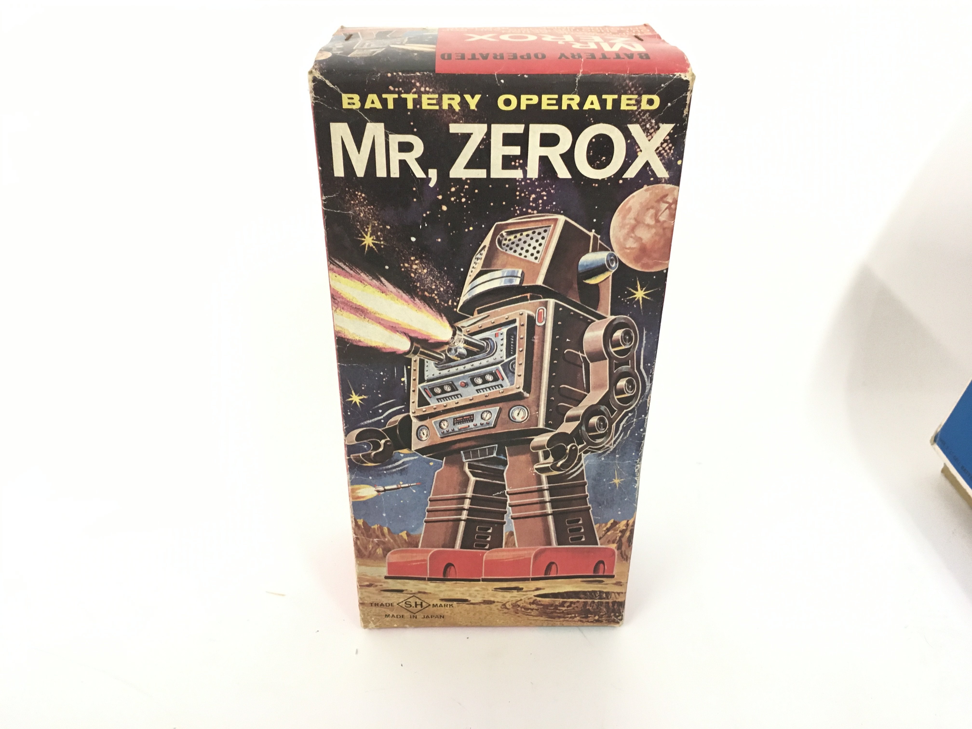 A boxed 1960s tinplate battery operated robot..MR