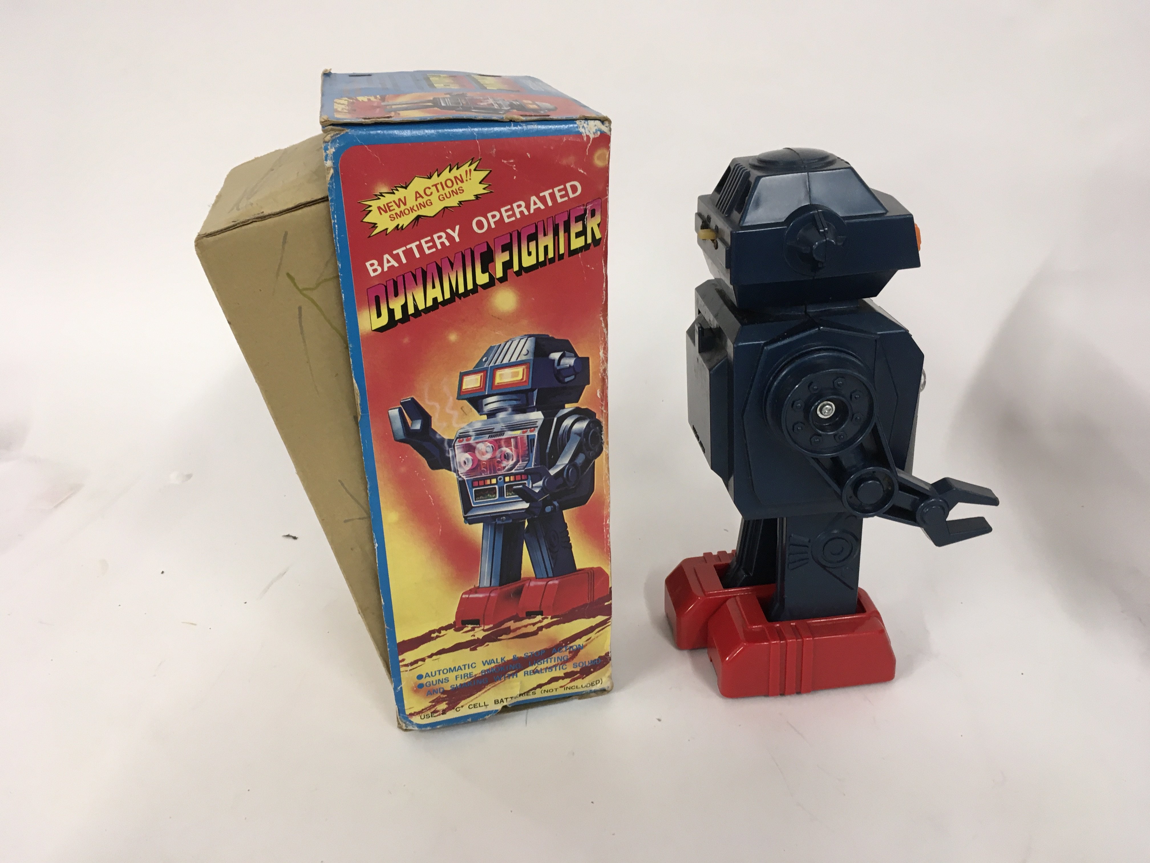 A boxed battery operated robot made in Japan by JU - Image 4 of 7